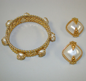 Lot image - Dominique Aurientis Pearl and Gold Suite