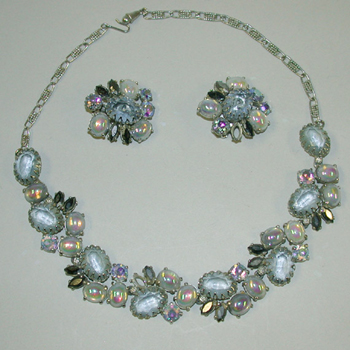 Lot image - Schiaparelli Gray Stone Suite