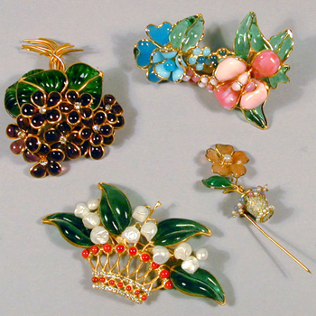 Lot image - Group of Four Pate de Verre Pins