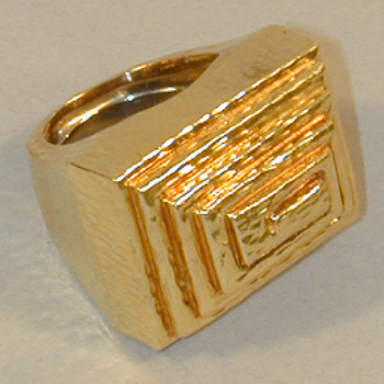 Lot image - David Webb Gold Pyramid Ring
