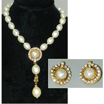 Lot image - Chanel Baroque Style Faux Pearl Necklace and Pair of Earrings
