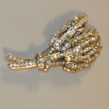 Lot image - Chanel Pin