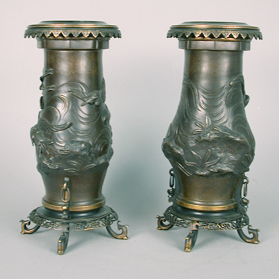 Lot image - Pair of Chinese Bronze Vases