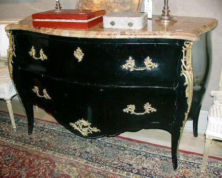 Lot image - Louis XV Style Gilt-Bronze Mounted Marble Top Black Japanned Commode