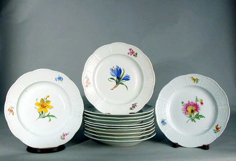 Lot image - Set of Twelve Meissen Porcelain Dinner Plates
