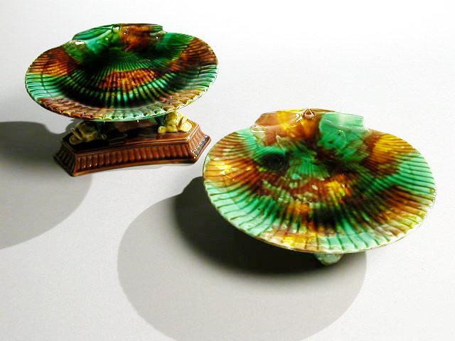 Lot image - Two Wedgwood Majolica Tazzas