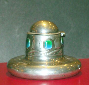 Lot image - Liberty & Co. Tudric Pewter Inkwell