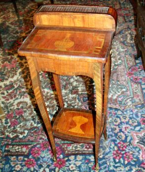 Lot image - Louis XV Style Kingwood Escritoire