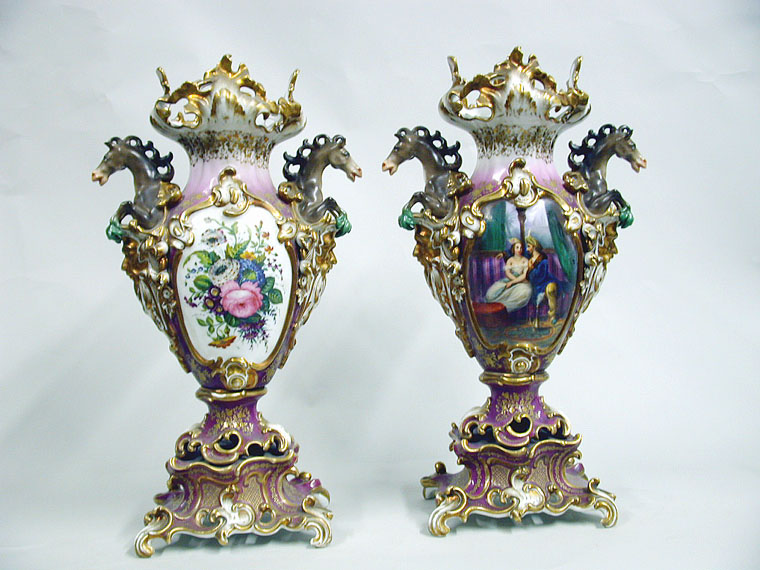 Lot image - Pair of Paris Porcelain Vases