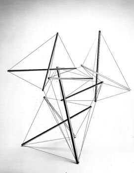 Lot image - Kenneth Snelson