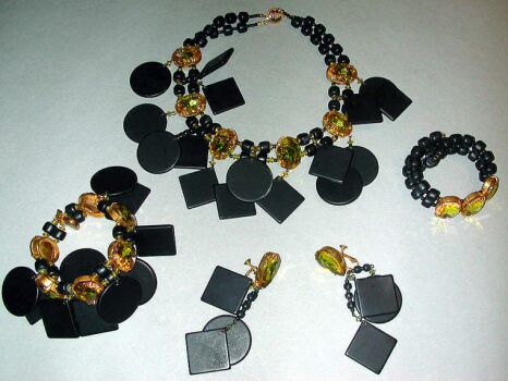 Lot image - Miriam Haskell Black Disk Suite 1970s