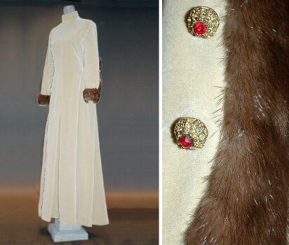 Lot image - Fur Trimmed Beige Velvet Gown