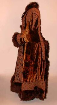 Lot image - Bronze Velvet Mantle