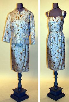 Lot image - Chanel Silk Twill Summer Ensemble