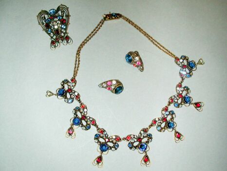 Lot image - Hobe Parure