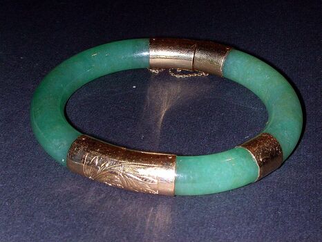 Lot image - Jade Bangle Bracelet