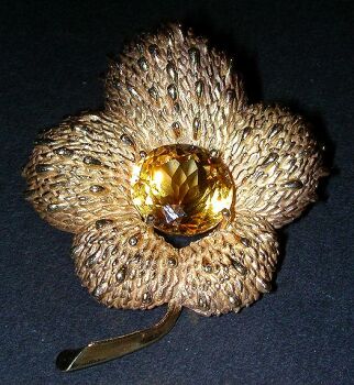 Lot image - Citrine Flower Pin
