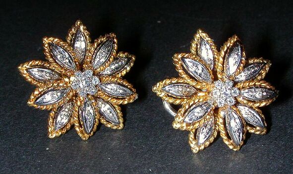 Lot image - Pair of Diamond Flower Earclips