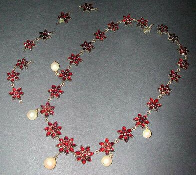 Lot image - Garnet and Cultured Pearl Necklace and Fragments