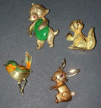 Lot image - Group of Four Assorted Animal Pins