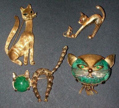 Lot image - Group of Four Assorted Cat Pins