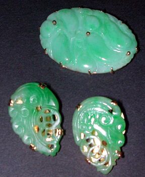 Lot image - Jade Pin and Pair of Earclips