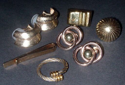 Lot image - Group of Assorted Gold Jewelry