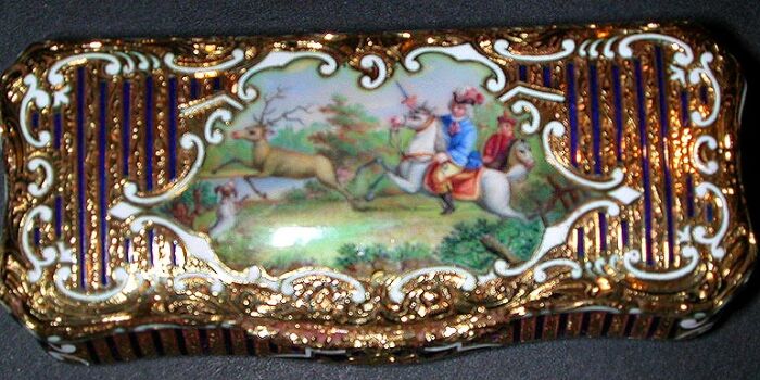 Lot image - Gold and Enamel Snuff Box