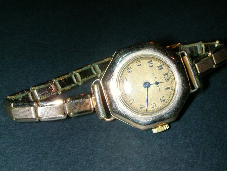 Lot image - Ladys Gold Wristwatch