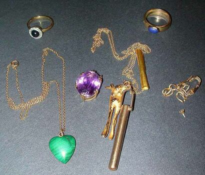 Lot image - Group of Assorted Gold Items