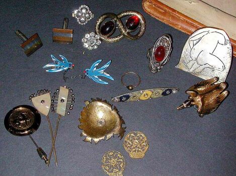 Lot image - Group of Assorted Costume Jewelry and Leather Jewelry Case