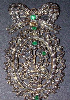 Lot image - Emerald Pin