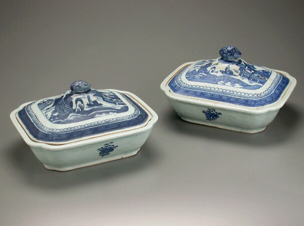 Lot image - TWO CHINESE EXPORT BLUE AND WHITE PORCELAIN COVERED VEGETABLE DISHES  Early 19th century  Lengths 9 1/4 inches (23.5 cm)