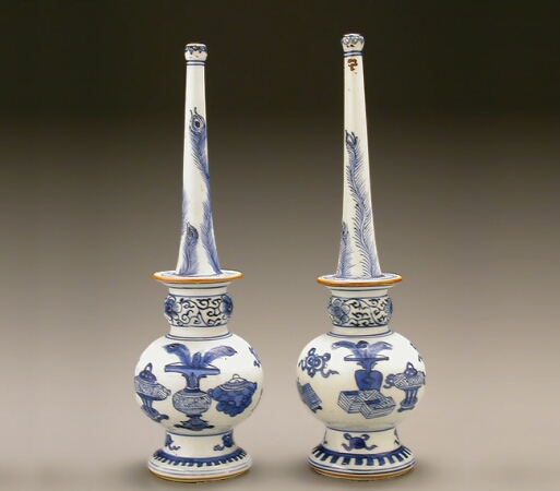 Lot image - PAIR OF CHINESE EXPORT BLUE AND WHITE PORCELAIN ROSE WATER SPRINKLERS  Kangxi Period (1662-1722)  Height 10 3/4 inches (27.3