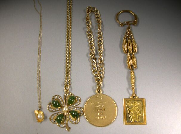 Lot image - Group of Assorted Gold Jewelry