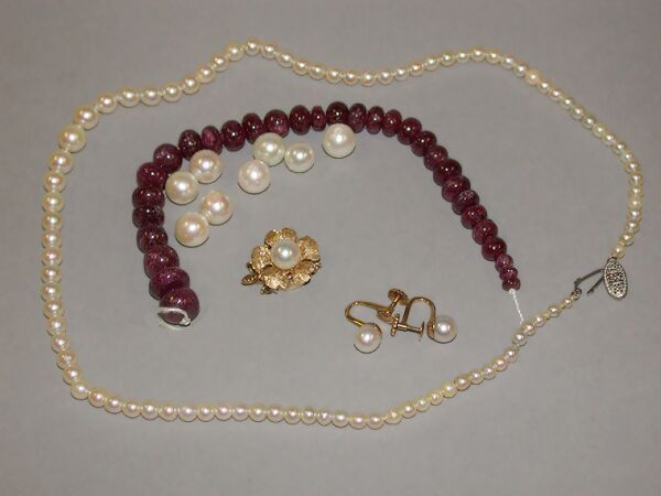 Lot image - Group of Assorted Cultured Pearl Jewelry and Fragments