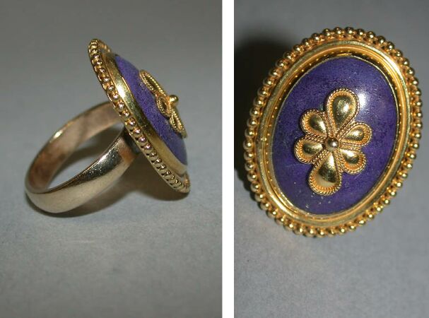 Lot image - Gold and Lapis Lazuli Ring