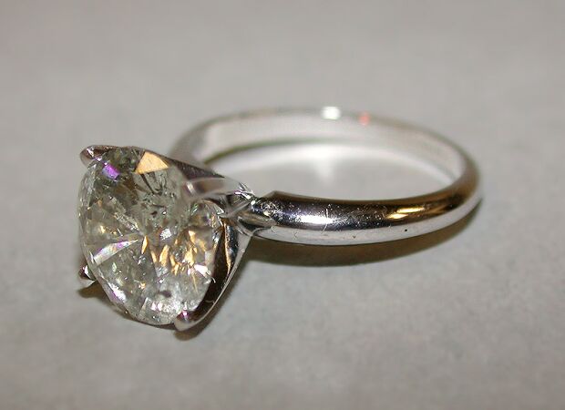 Lot image - Diamond Engagement Ring