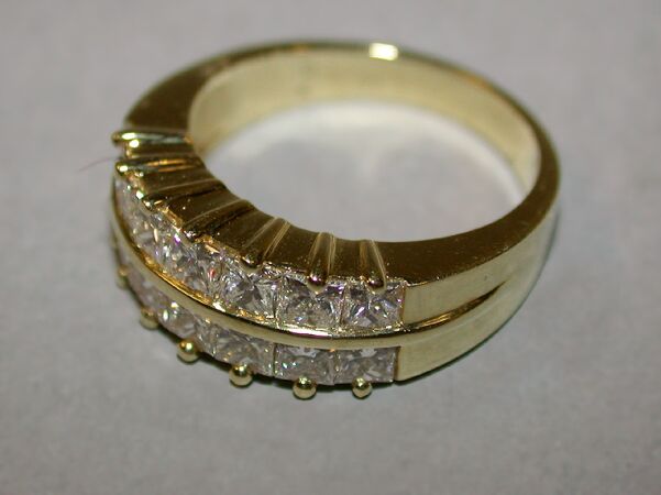 Lot image - Diamond Wedding Band