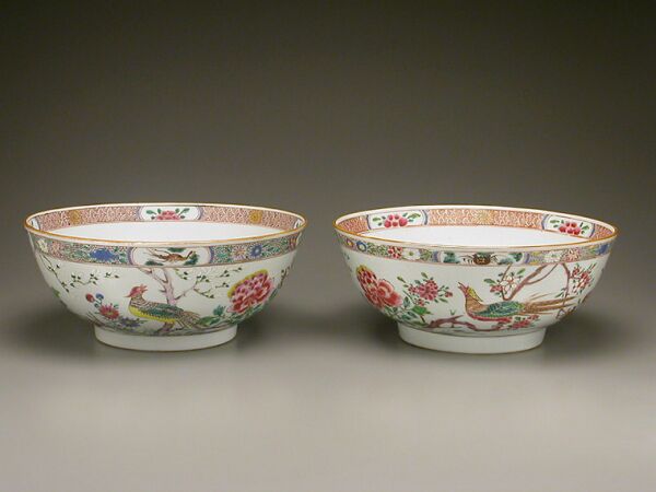 Lot image - Pair of Chinese Export Famille Rose Porcelain Bowls