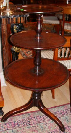 Lot image - George III Mahogany Dumbwaiter