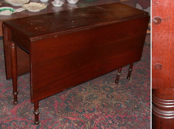 Lot image - Classical Mahogany Drop-Leaf Dining Table