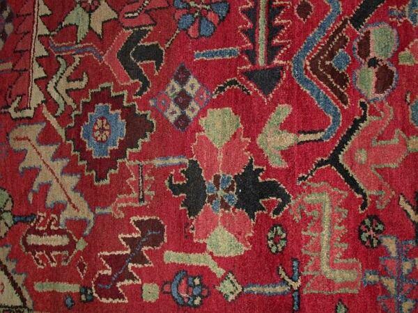 Lot image - Heriz Carpet