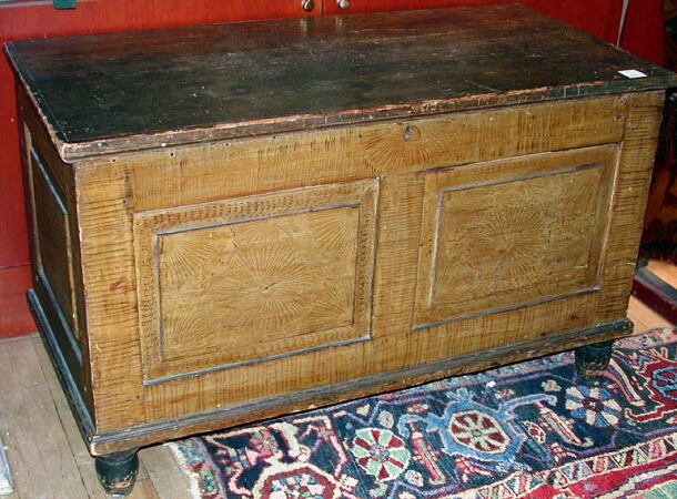 Lot image - American Grain Painted Pine Blanket Chest