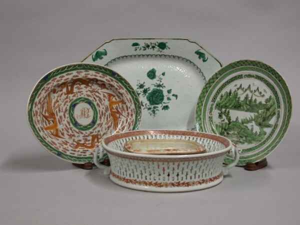 Lot image - Miscellaneous Group of Ten Chinese Export Porcelain Articles