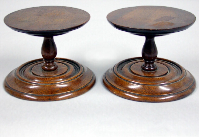 Lot image - Pair of English Mahogany Vase Stands