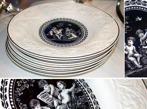 Lot image - Set of Six Wedgwood Porcelain Luncheon Plates