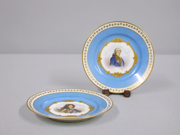 Lot image - Pair of Limoges Porcelain Small Cabinet Plates
