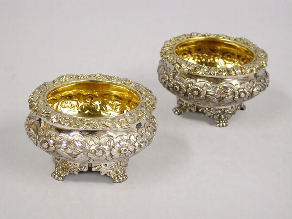 Lot image - Pair of George IV Silver Gilt Salts