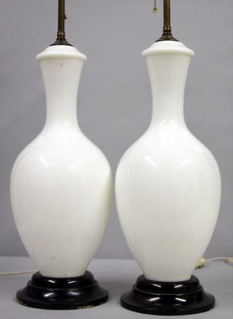 Lot image - Pair of French Opaline Glass Lamps